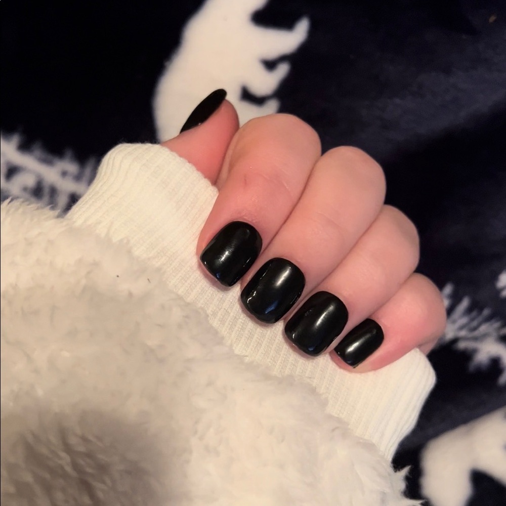 Press on nails
